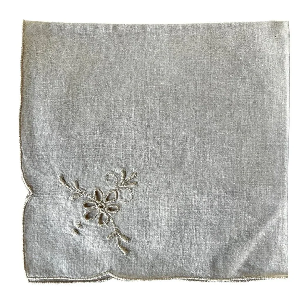 8 Pale Pink Embroidered Cotton Napkins Cutwork  Scalloped Edges 15.25x15.25